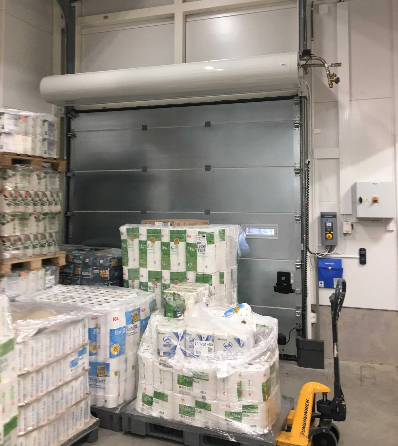 air curtains, aircurtains, air curtain, aircurtain, luchtgordijn, luchtdeur, luchtwand, rideau d'air, Luftschleier, luftrid&aring;er