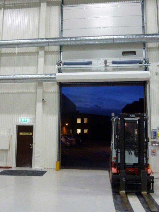 air curtains, aircurtains, air curtain, aircurtain, luchtgordijn, luchtdeur, luchtwand, luchtmes, rideau d'air, Luftschleier, luftridåer