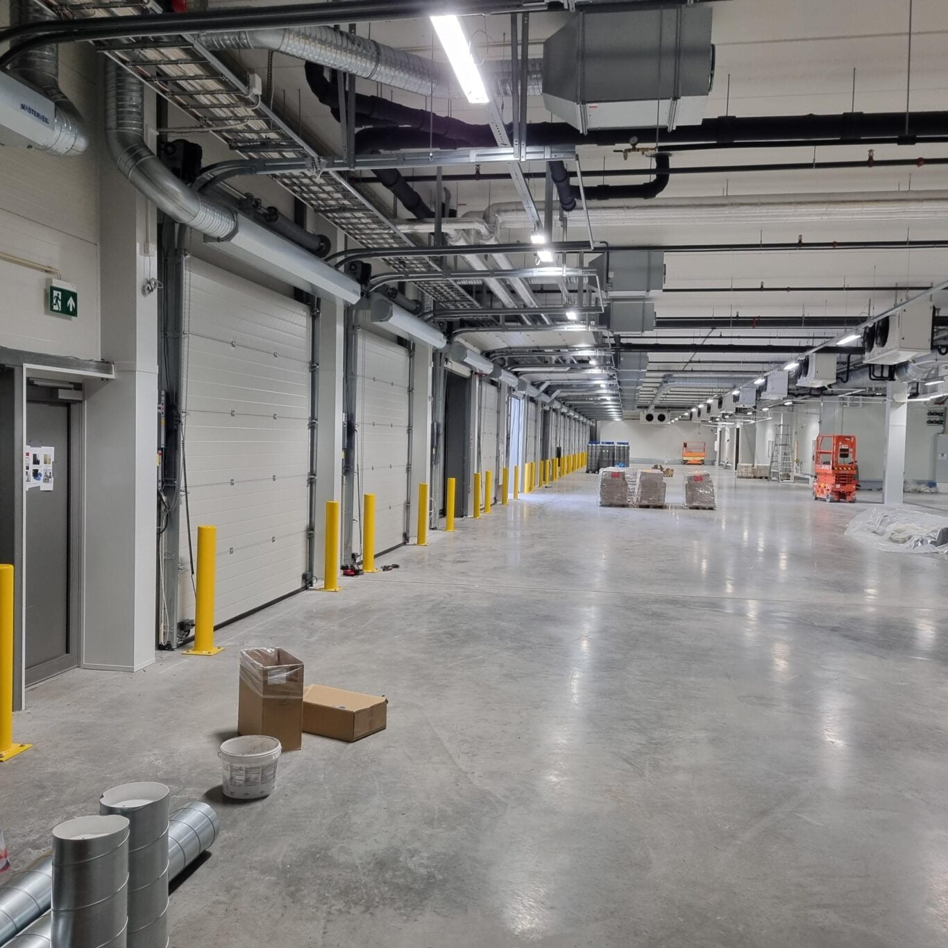 masterveil-airstop-aircurtains-installed-at-warehouse