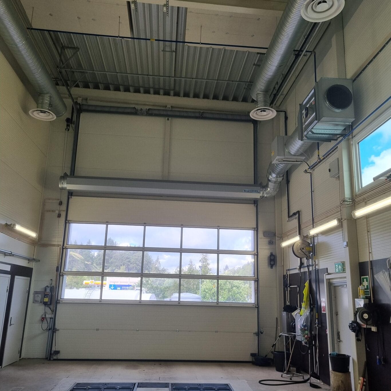 Masterveil Airstop air curtain above a oppening to a carwash